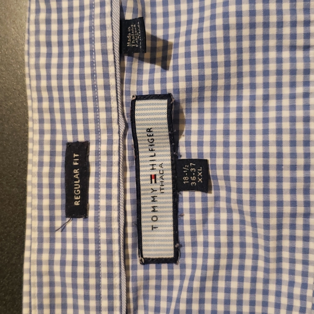 Button down - Picture 3 of 4